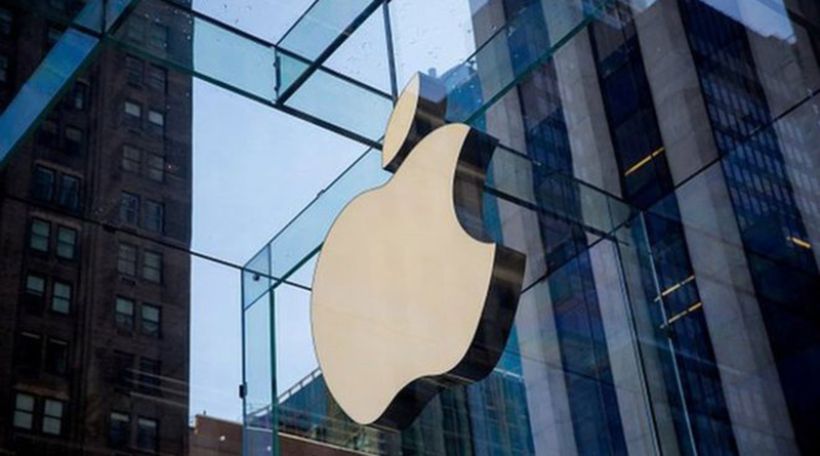 Apple reports a quarterly profit of $18.4 billion, the largest in history