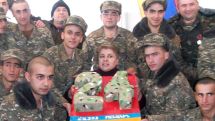Տիկին Աշխենն այս տարի էլ  տոնը սահմանը պահողների  հետ նշեց