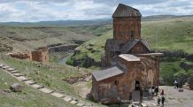Турция пытается разжечь культурный конфликт между Арменией и Грузией через фальсификацию данных о церкви Тиграна Оненца в Ани