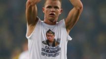 BBC: Turkish fans throw bottles at Lokomotiv Moscow football team bus, Russian footballer taunts them with Putin shirt