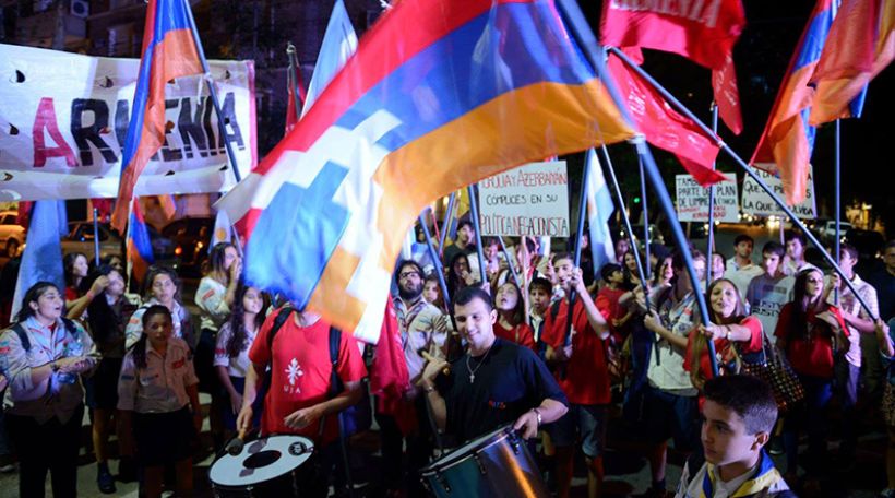 Argentina: Armenian youth holds protest outside Azerbaijan Embassy to commemorate pogroms of Armenians