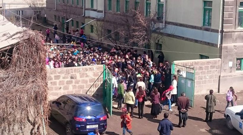 «SOS Գյումրի» ծրագրին միացել են նաև դպրոցականները՝ ով ինչպես կարողացել է