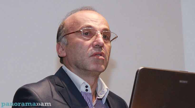 Բենզինի գնի մասին ցանկալի է խոսեն տնտեսագետները. Թաթուլ Մանասերյան