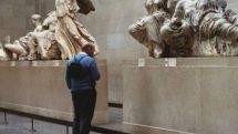 Власти Греции возмущены решением Британского музея временно передать Эрмитажу одну из скульптур Парфенона 