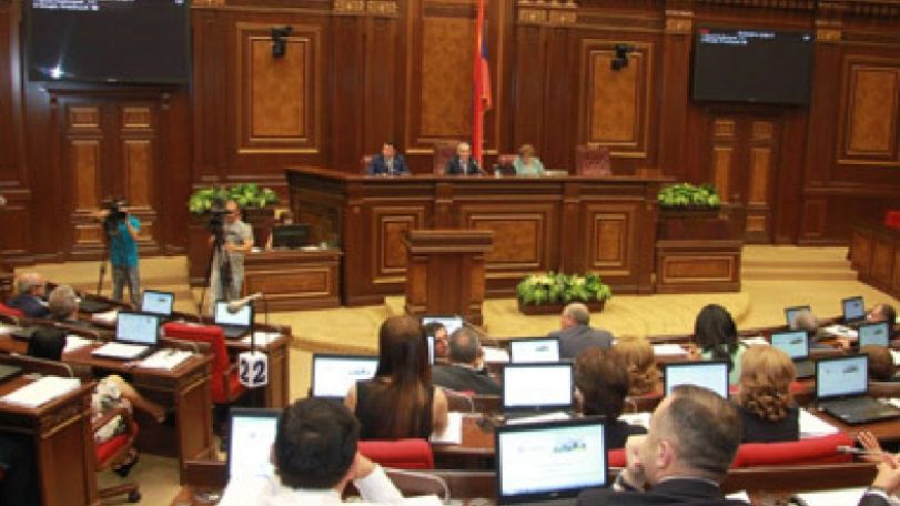 Armenian parliament adopts 2015 state budget    