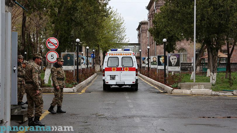 А. Хачатрян: Трое раненых военнослужащих Армии обороны НКР находятся в крайне тяжелом состоянии