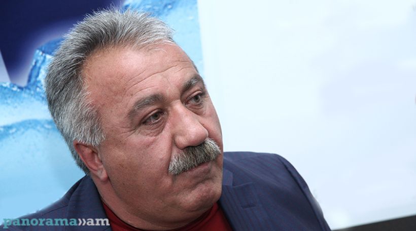 Ո՞վ ա իրավունք տվել զինվորի փողը բերես, ընտրակաշառք բաժանես. Սասուն Միքայելյան