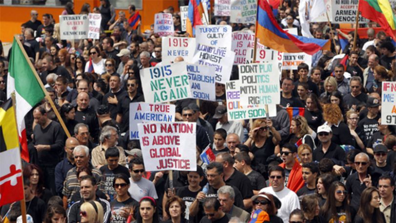 The Huffington Post. ԻԳԻԼ-ի վայրագությունները ցեղասպանություն որակելն առանց Հայոց Ցեղասպանության ճանաչման անարգանք է պատմությանը