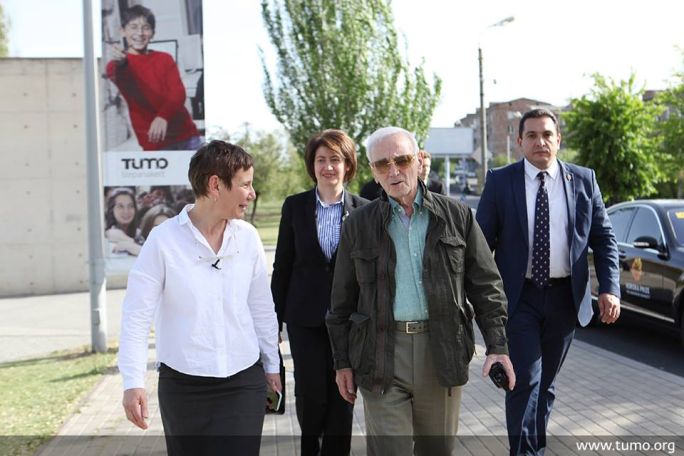 Charles Aznavour visits Tumo Center for Creative Technologies