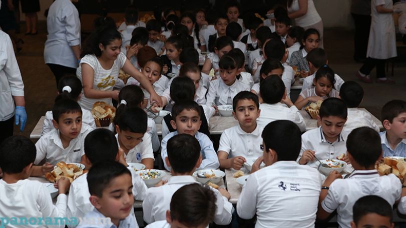 The culture of sharing the bread at school
