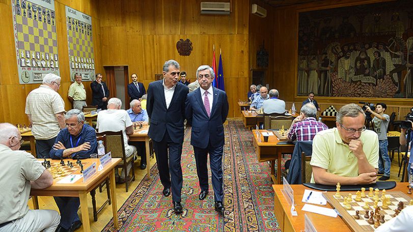President Sargsyan visits Tigran Petrossian Chess House