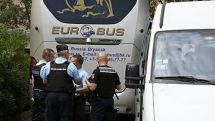 Франция депортирует 50 болельщиков из России