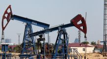 СМИ: Прежние объемы добычи нефти в Азербайджане не восстановятся никогда, а население ждет третью волну девальвации