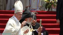 Pope and Catholicos sign joint declaration on justice and peace