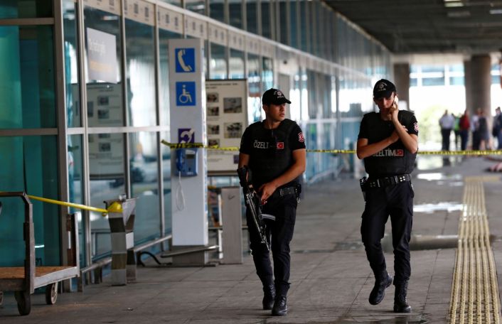 Police detain 30 people after Istanbul airport attack