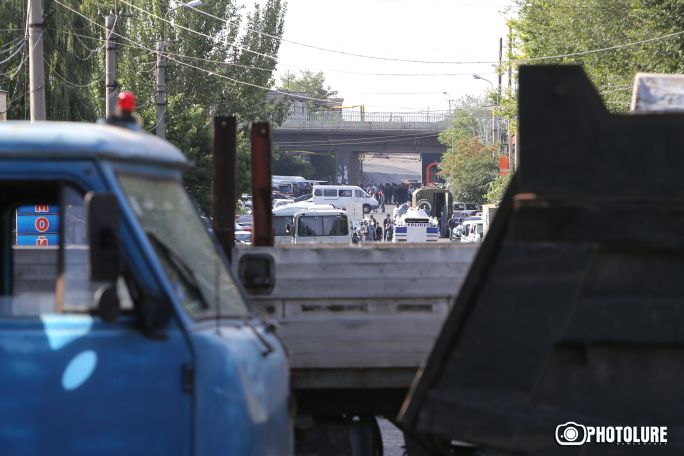 Оппозиционный депутат НС Армении Н. Зограбян: Мятежами никаких политических вопросов не решить