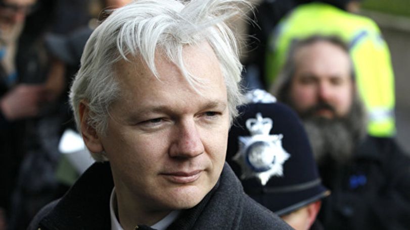 Основатель WikiLeaks Джулиан Ассанж сравнил голосование за президента США с выбором между холерой и гонореей
