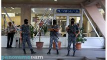 Раненый участник захватившей полк ППС в Ереване группы «Сасна црер» – Седрак Назарян – находится в реанимации