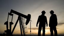 World oil prices continue fluctuating