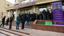Кризис в Азербайджане – эксперты заявляют о постепенной девальвации маната на фоне долларового дефицита в стране