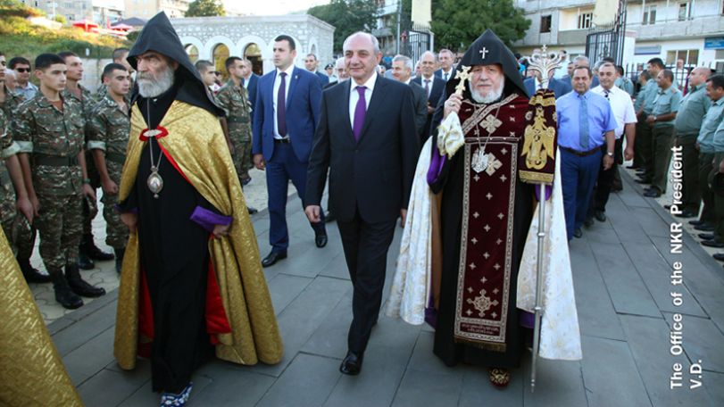 Президент НКР Бако Саакян присутствовал на божественной литургии в соборе Святого Христа Всеспасителя Казанчецоц