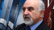 Պարույր Հայրիկյան. Այստեղ հրաման է