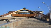 Yerevan Sports and Concert Complex needs a manager to generate profit, Prime Minister says
