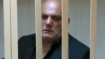 Адвокат опроверг информацию об обвинении в терроризме захватившего банк в Москве предпринимателя Арама Петросяна