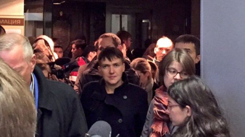 Надежда Савченко приехала в Россию, позабыв, как назвала Путина «гнидой» и потребовала «отцепиться от Украины»