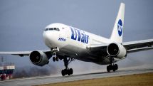 Engine of airplane en route from Moscow to Yerevan caught fire