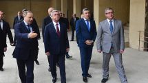 Президент Армении Серж Саргсян лично проверил ход строительства медицинского комплекса Ванадзора