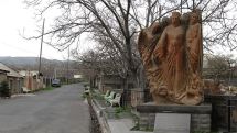Աղձքում մարզպետի սանիկին դպրոցի տնօրենի ժ/պ են նշանակել, և աշակերտները դասադուլ են անում