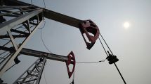Мировые цены на нефть в четверг снижаются