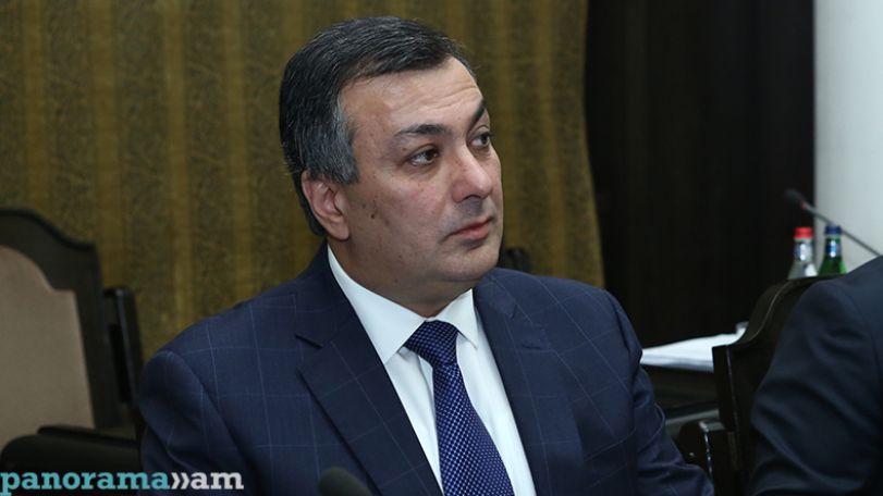 Премьер Армении Карен Карапетян потребовал от Армена Амиряна «сдвинуть телегу с места» и привлечь бизнес в сферу культуры