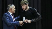 Армянский борец Артур Алексанян рассказал о том, почему его зовут «Белый медведь» и как трудно стать олимпийским чемпионом