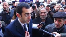 Замглавы Минсельхоза Армении вступил в словесную перепалку с митингующими виноградарями