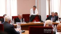 Премьер Армении Карен Карапетян подсказал научному сообществу способ зажить хорошо