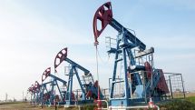 Нефть дорожает во вторник на ожиданиях восстановления баланса спроса и предложения на рынке