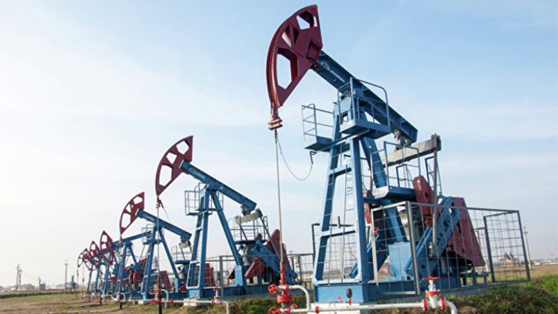 Нефть дорожает во вторник на ожиданиях восстановления баланса спроса и предложения на рынке