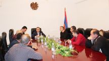 Губернатор Сюникской области Армении Ваге Акопян отчитал бизнесменов: хлеб в Горисе сразу же подешевел