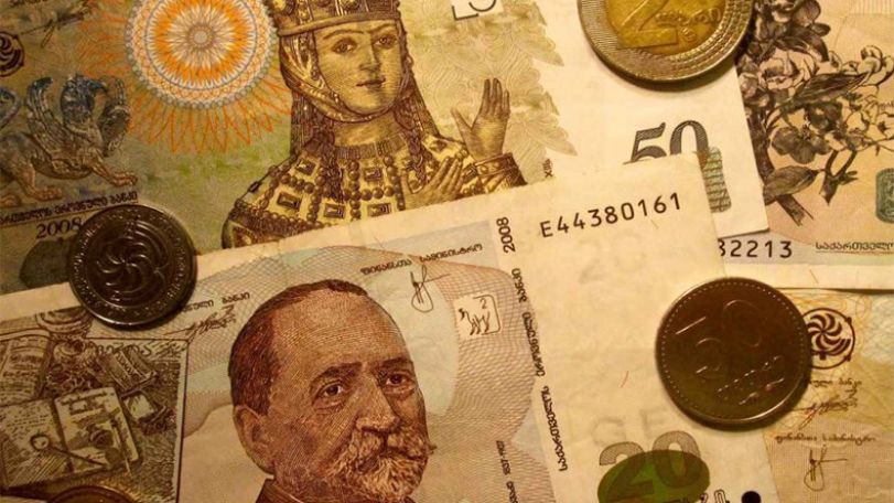 Власти Грузии запретили сделки купли-продажи товаров и услуг в иностранной валюте