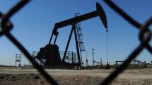 Мировые цены на нефть сдержанно растут в ходе торгов в среду