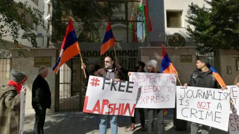 Акции с требованием освобождения блогера Лапшина: власти Израиля не должны доверять диктаторскому Азербайджану