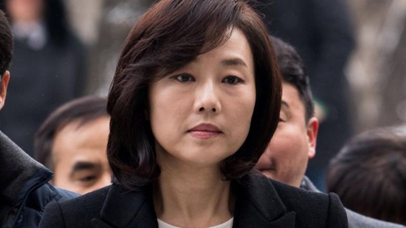 South Korea's prosecutor says indicts former top Park aide, ex-minister