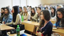 В Азербайджане студентам перестали выплачивать стипендии под предлогом нехватки средств для Исламских игр