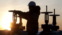 Цены на нефть эталонных марок повышаются в четверг