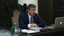 Премьер Армении Карен Карапетян поручил уделить особое внимание озеру Севан