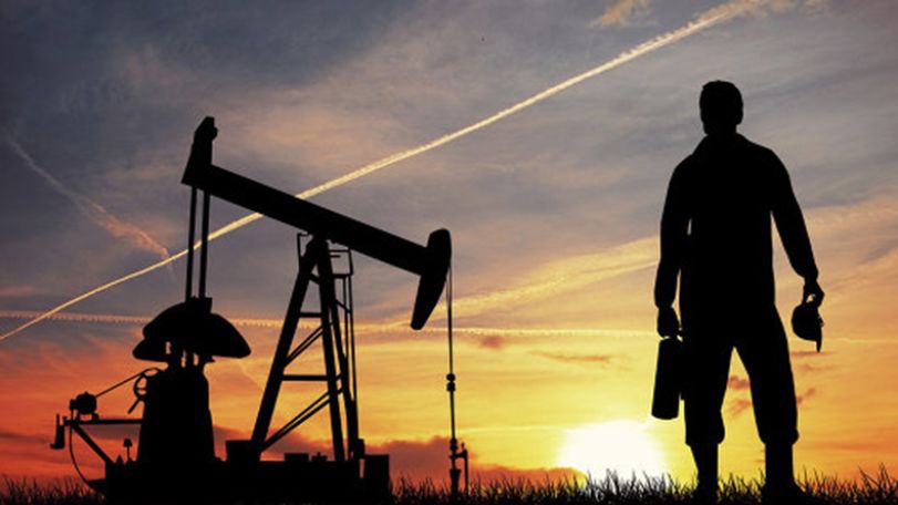 Цена нефти снижается на фоне неожиданных данных Минэнерго США