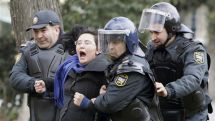 «EurasiaNet»: Репрессивные меры азербайджанских властей против оппозиционных СМИ могут негативно повлиять на экономические показатели страны