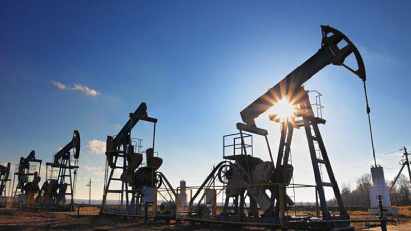 Мировые цены на нефть продолжают снижаться во вторник